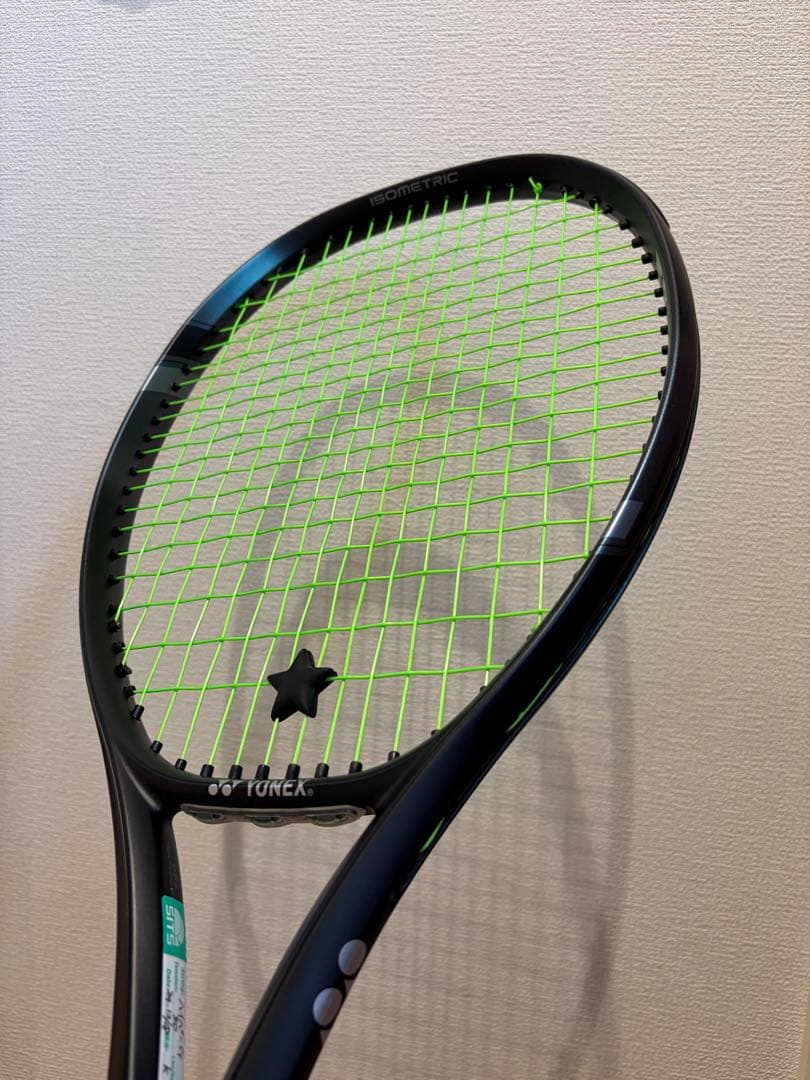 週末限定割中！【美品】YONEX テニスラケットEZONE100
