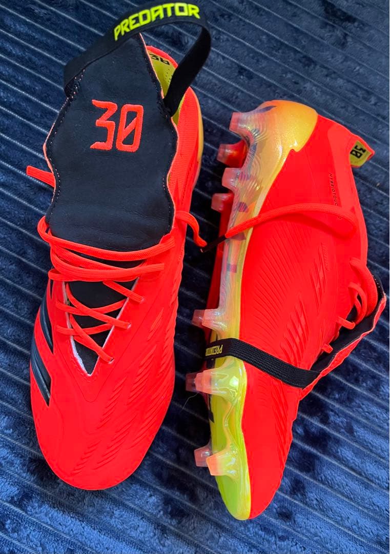 アディダスプレデター30