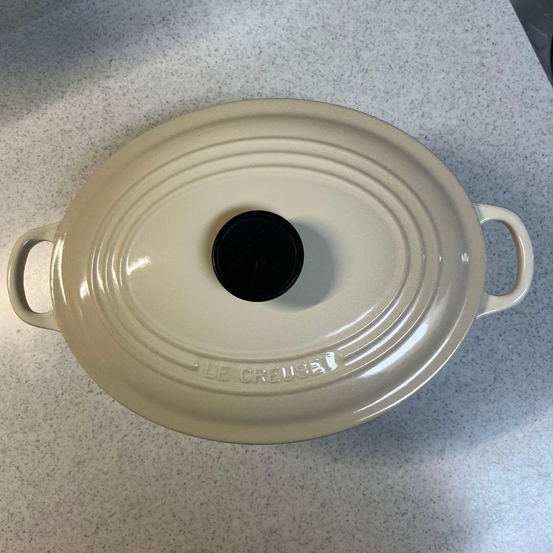 ル・クルーゼ　ベージュ　オーバル 27センチ　琺瑯両手鍋