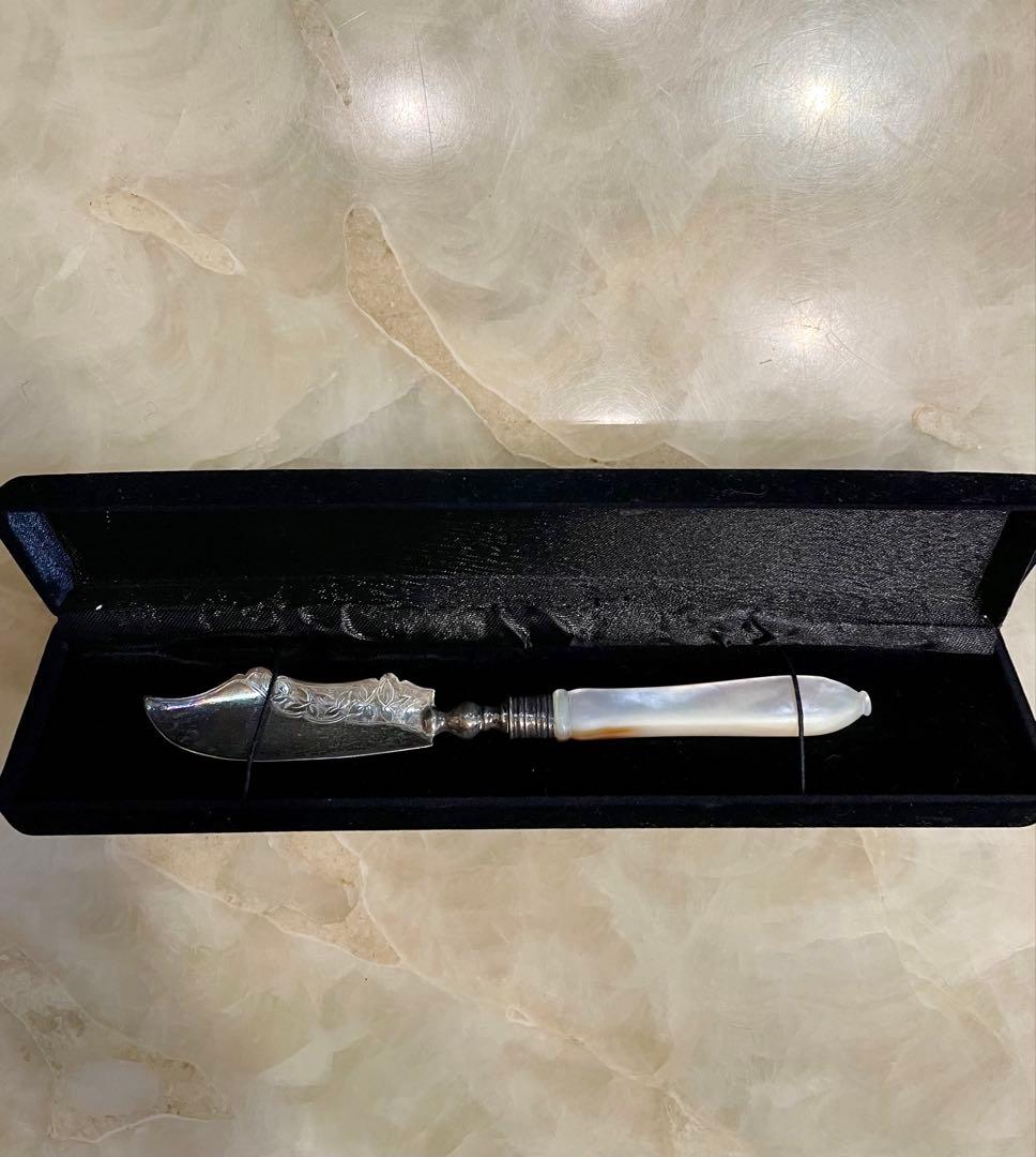 気まぐれセール中❣️純銀製✨マザーオブパール　バターナイフ