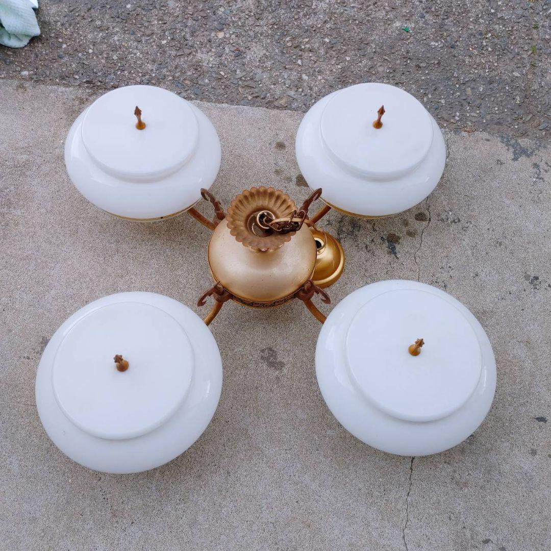 4灯シャンデリア ガラスシェード　レトロ