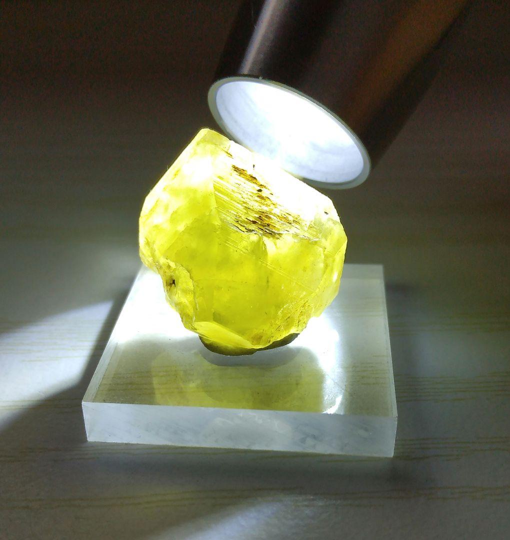 ブラジリアナイト　希少宝石鉱物標本