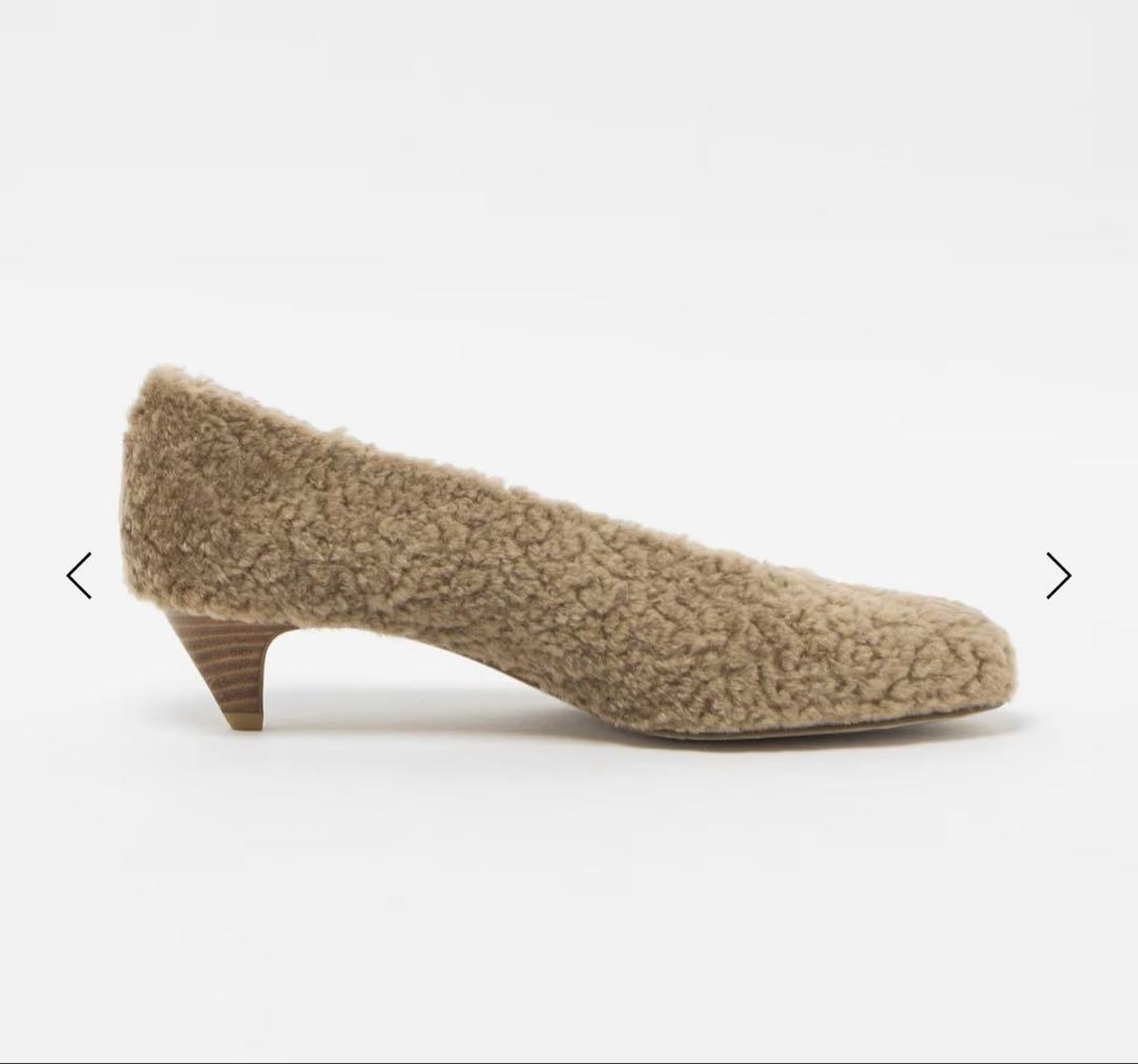 ODETTE E ODILE 美品プランプトゥ パンプス40 ベージュ　ボア