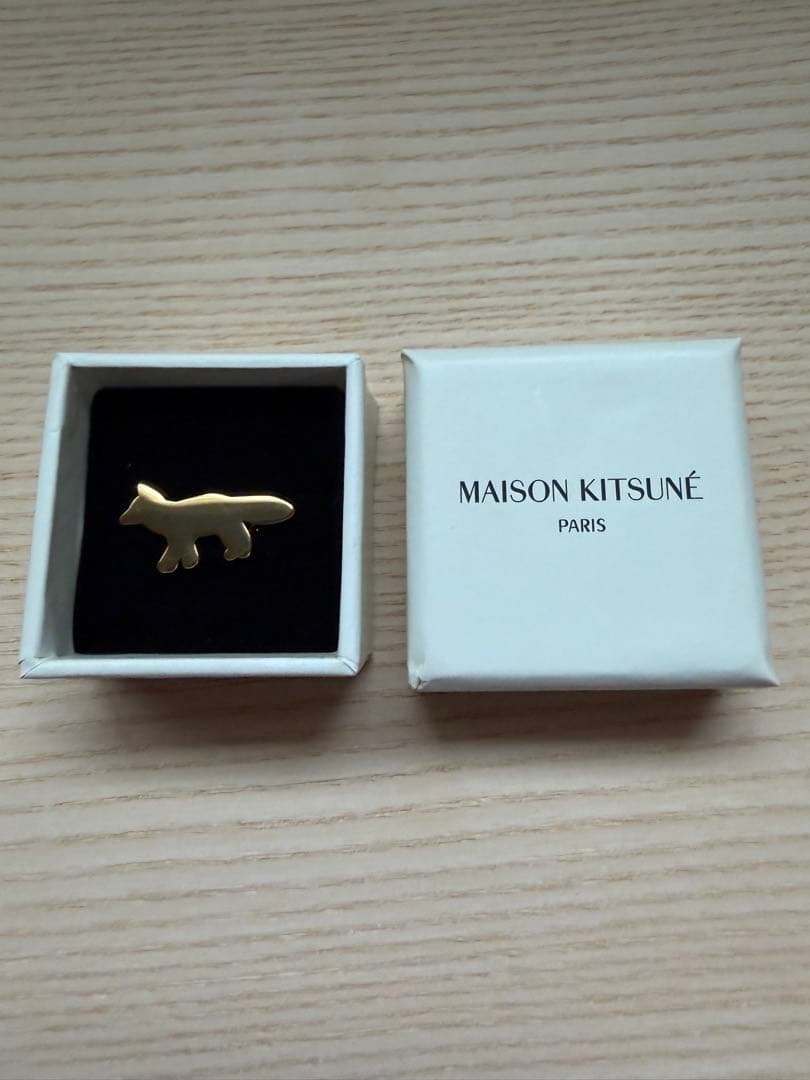 Maison Kitsune メゾンキツネ　ピンバッチ 新品未使用