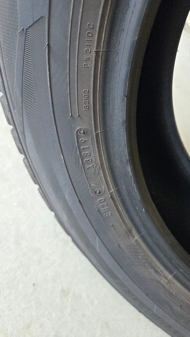 DUNLOP スタッドレスタイヤ 205/60R16 19年製 4本セット