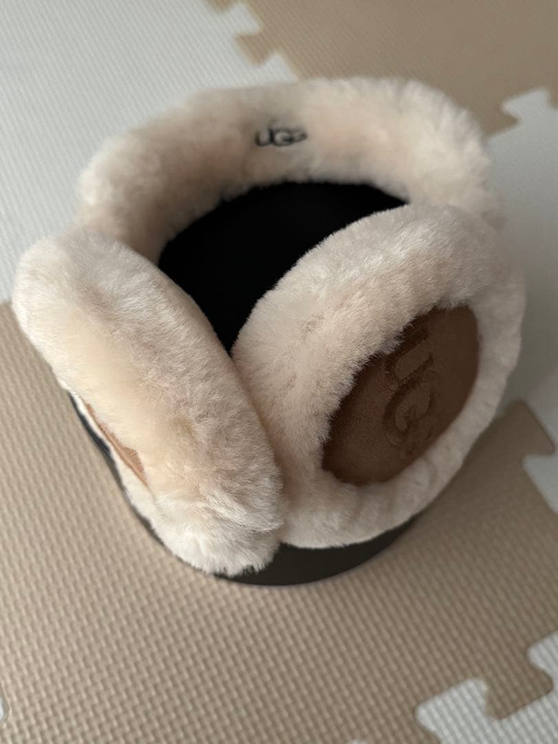 UGG イヤーマフ　chestnut