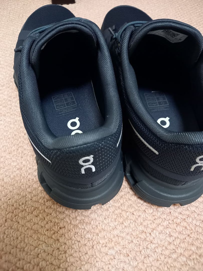 on cloud6スニーカー24cm ネイビー