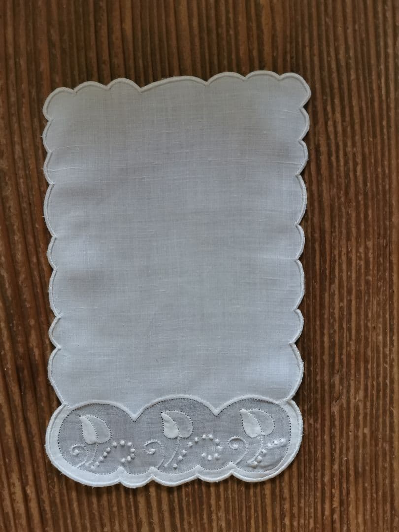 アンティーク カクテルナプキン マディラ/マーガブ刺繍 葉と花のショートクロス