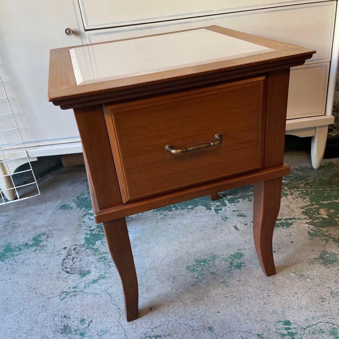 イタリア製・大理石サイドテーブル