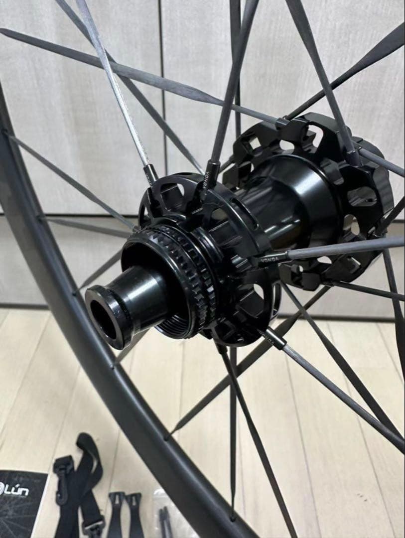 LUN HYPER D45 gen3 カーボンホイールセット　ディスクブレーキ