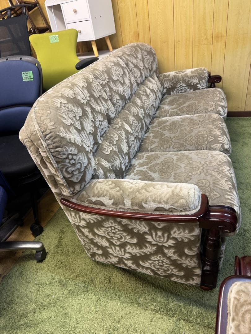 (423人掛けソファ カリモク アームチェア モケット オットマン付き