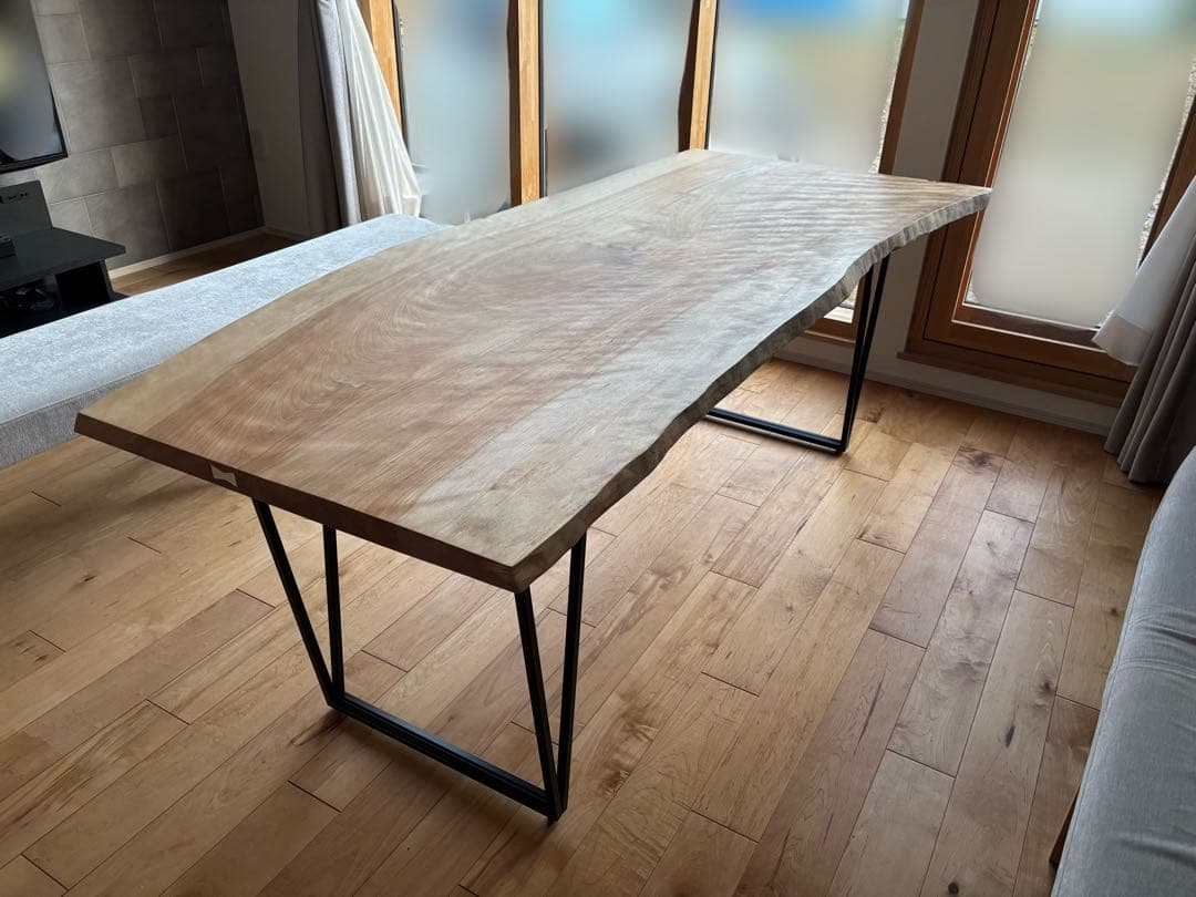 【20%お値下げ】真樺　無垢材一枚板テーブル（幅約192.5cm）
