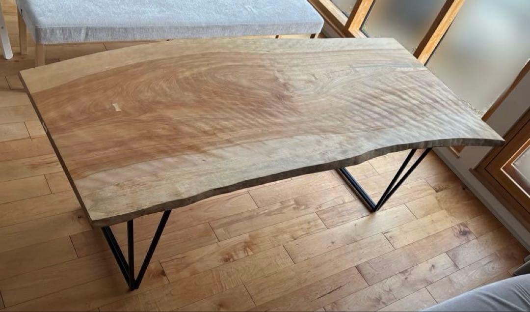 【20%お値下げ】真樺　無垢材一枚板テーブル（幅約192.5cm）