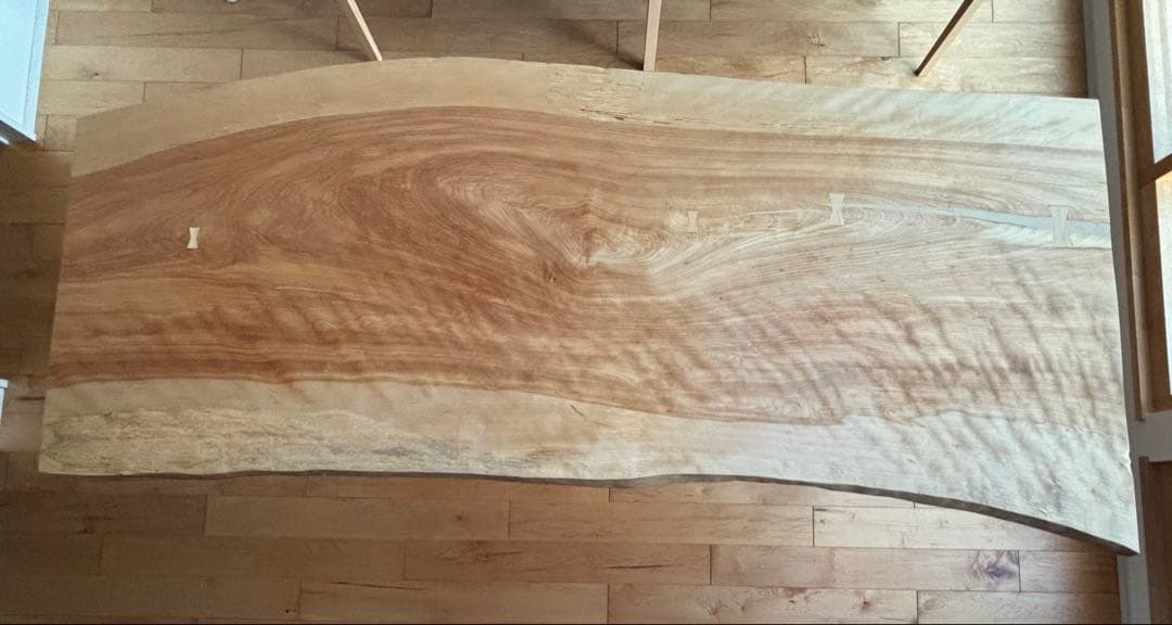 【20%お値下げ】真樺　無垢材一枚板テーブル（幅約192.5cm）