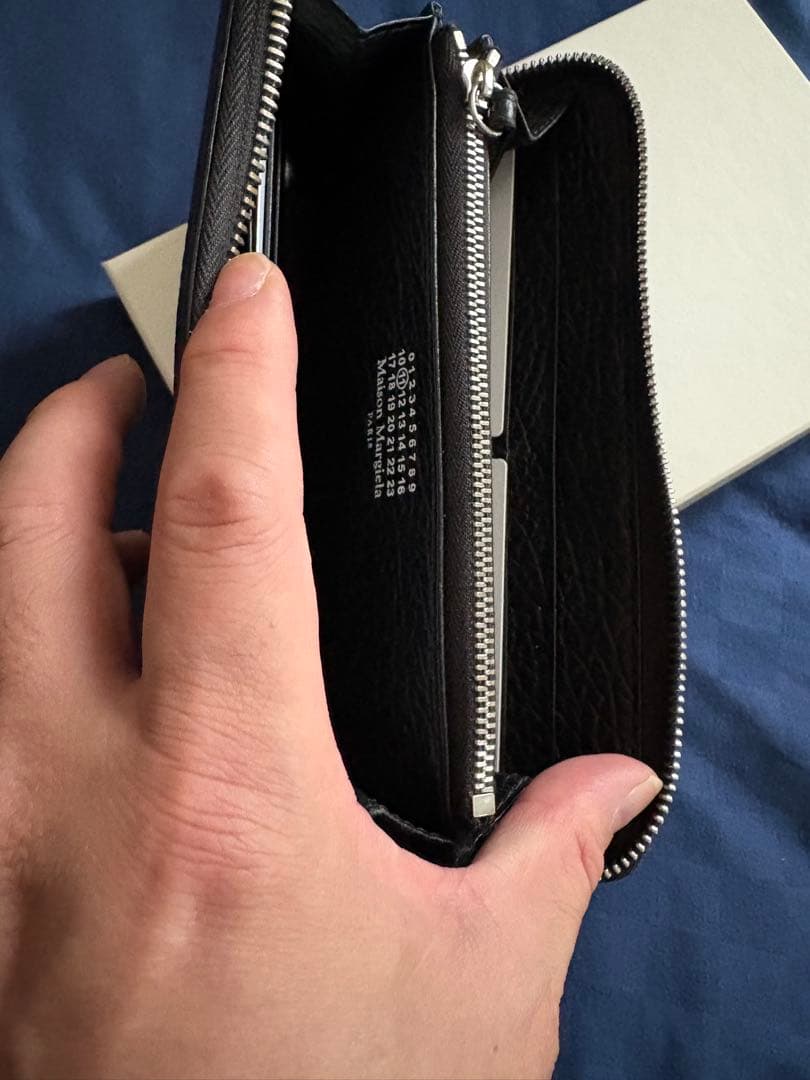 メゾンマルジェラ　アラウンドジップ長財布