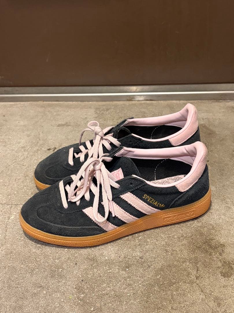 靴 adidas SPEZIAL