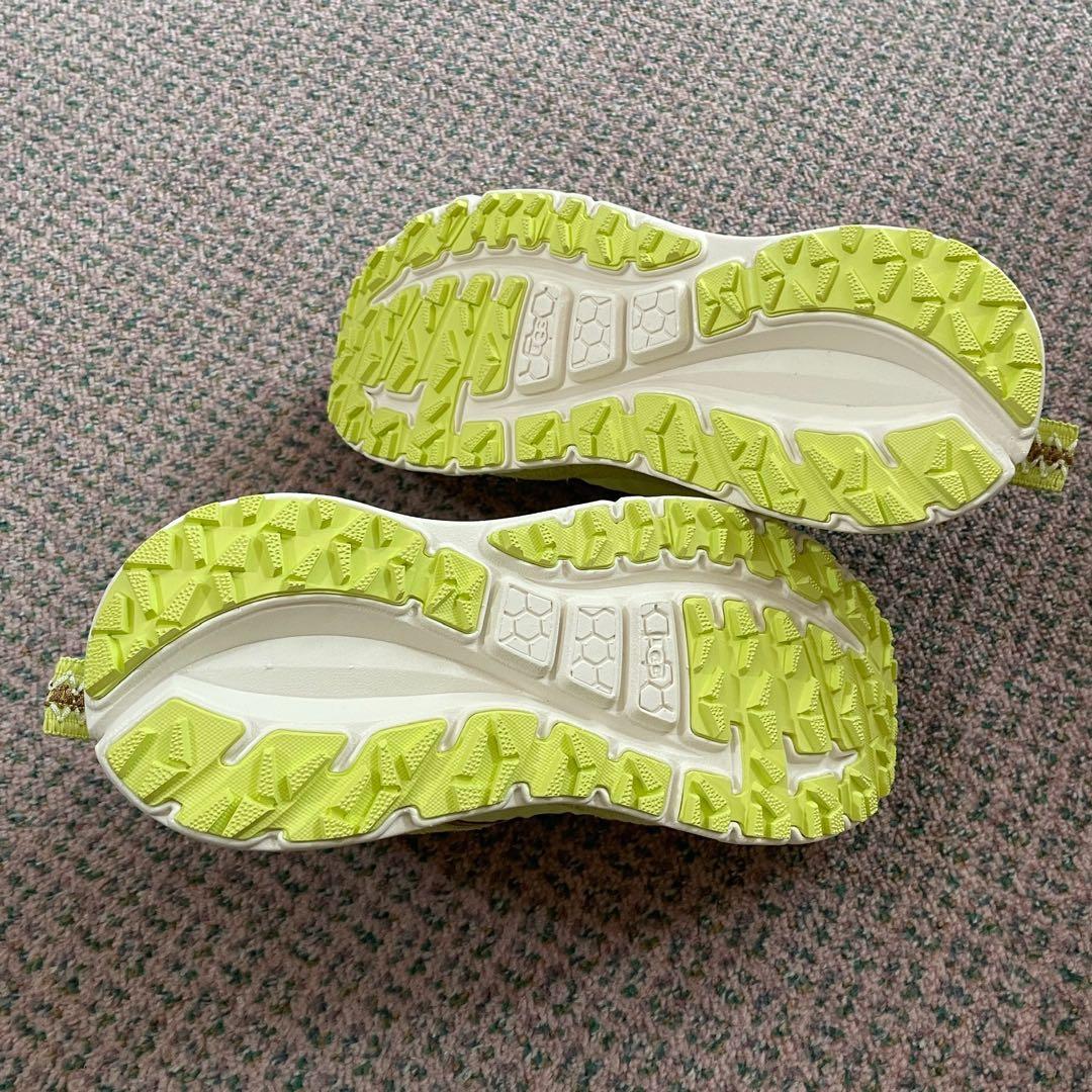 週末セール【新品】UGG 25cmレディーススニーカー（CA805 Zip）