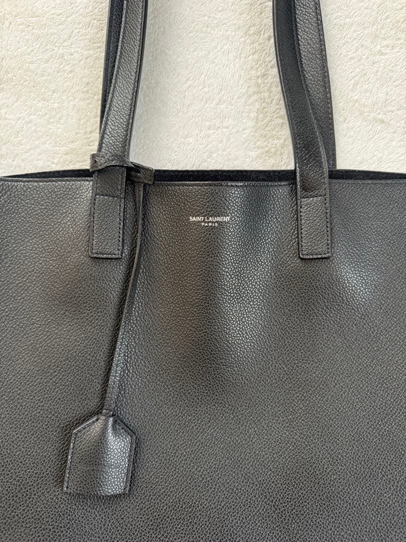 〈ミルキーバー〉SAINT LAURENT ブラックトートバッグポーチ付き