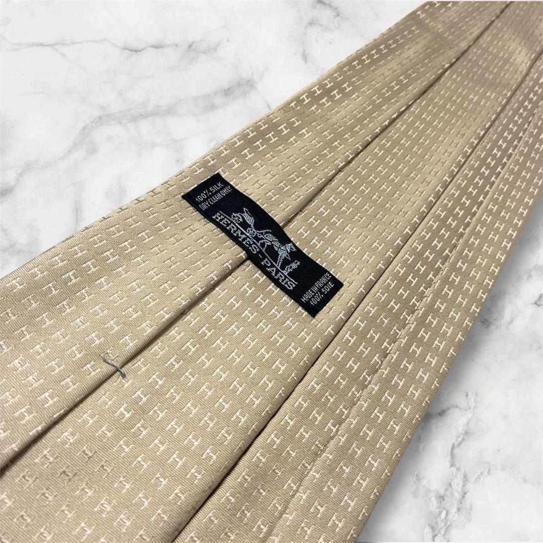 ✨極美品✨希少色✨HERMES ファソネ　H柄 クリームモカベージュ　ネクタイ