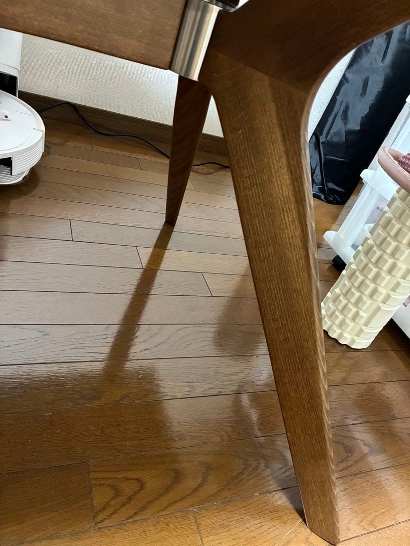 カリガリス　ダイニングテーブル