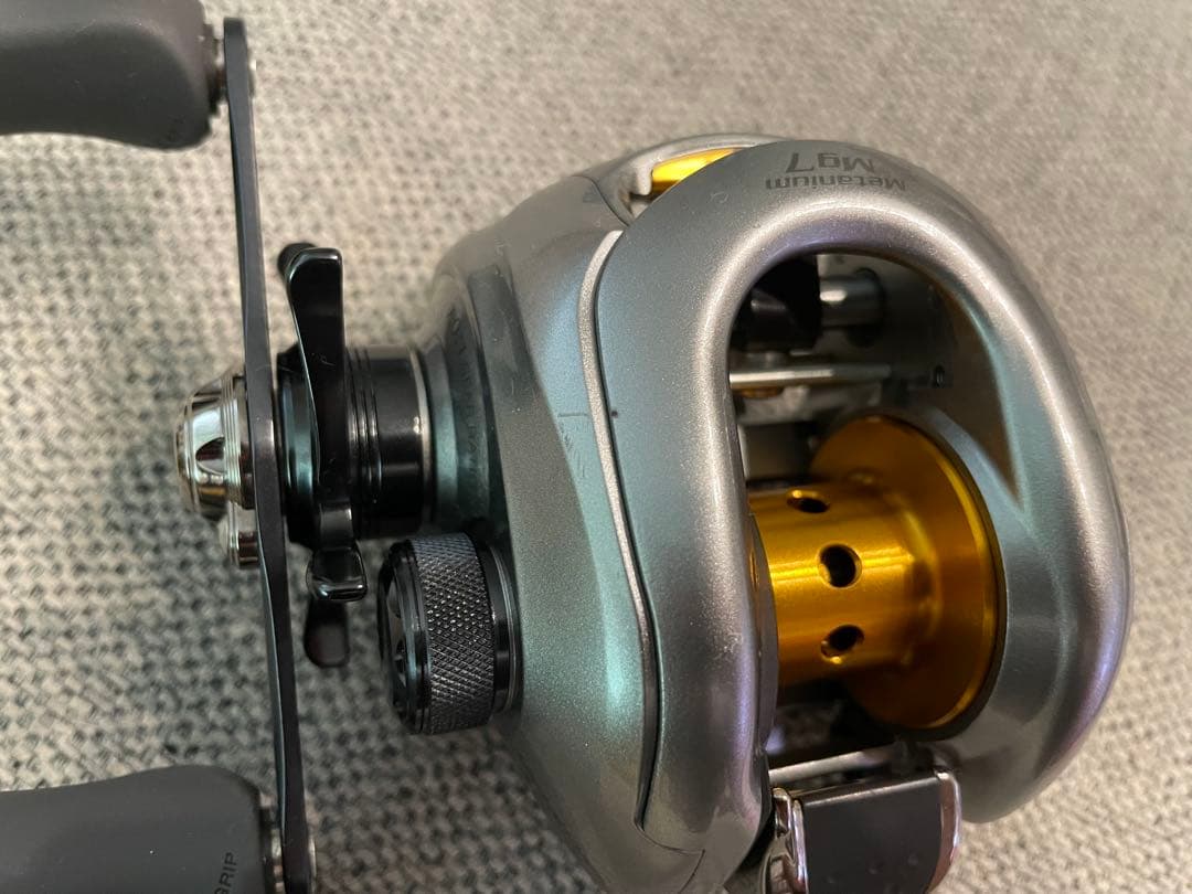 美品07メタニウム MG7 左巻き シマノ SHIMANO nium L