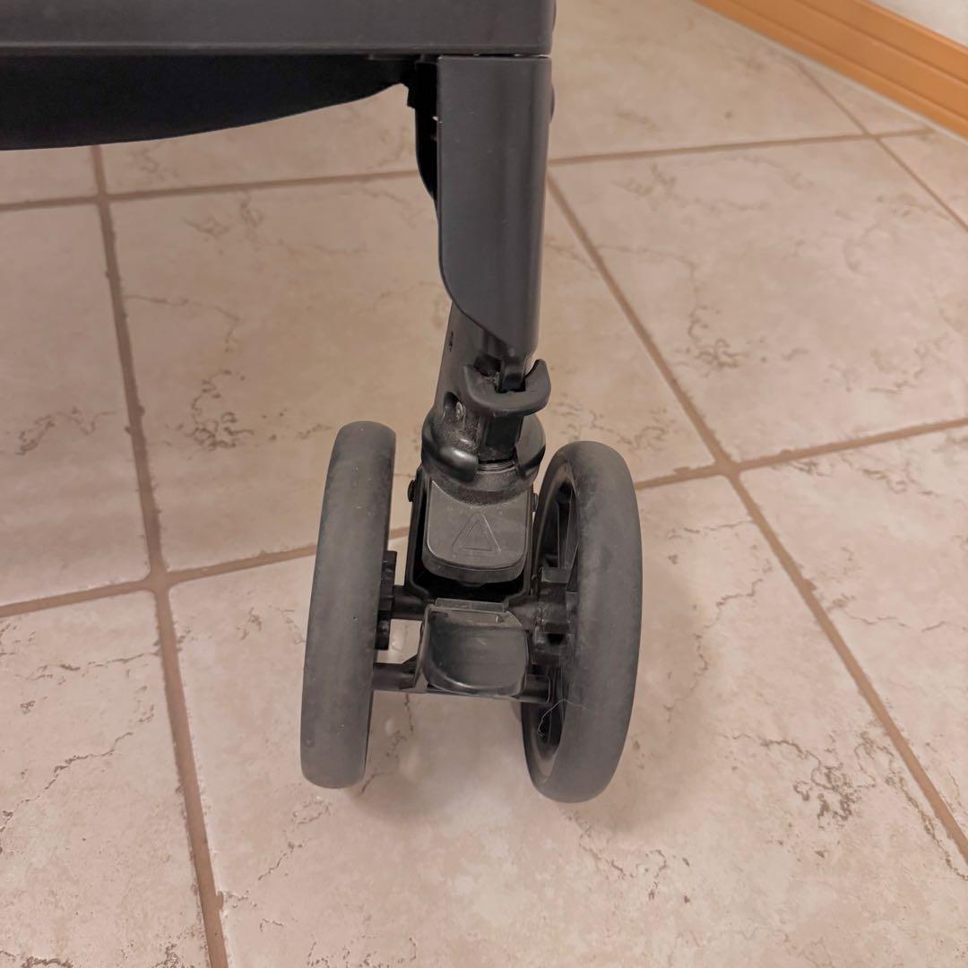 【✨極美品✨】combiスゴカル 4キャスcompactエッグショック HH