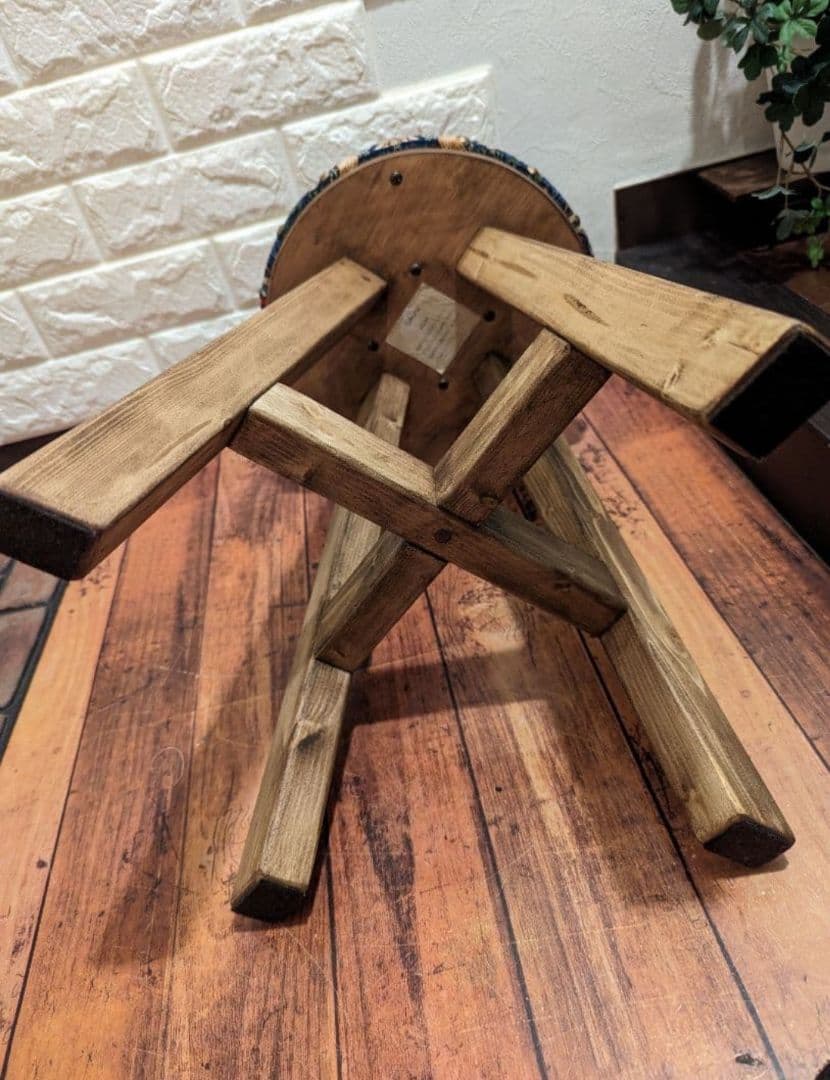 ウィリアムモリス　チェスト　丸椅子　ラウンドスツール　木製チェア　木製椅子