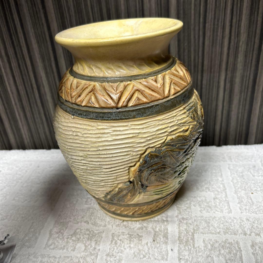 直山造 虎の彫物 花瓶 花器 陶器 レトロ 回顧趣味