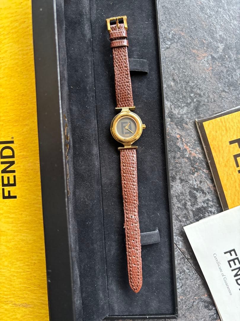 FENDI 腕時計 ブラウンレザー ゴールドケース