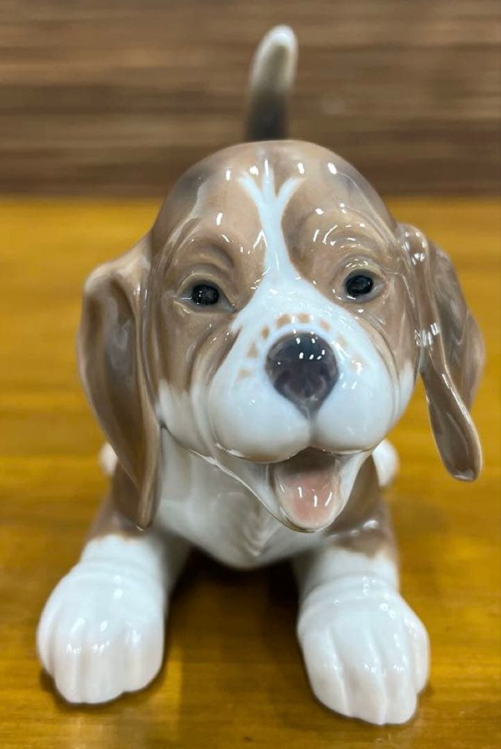 ロイヤルコペンハーゲン　ビーグル犬　伏せ　置物　陶磁器　フィギュリン　564