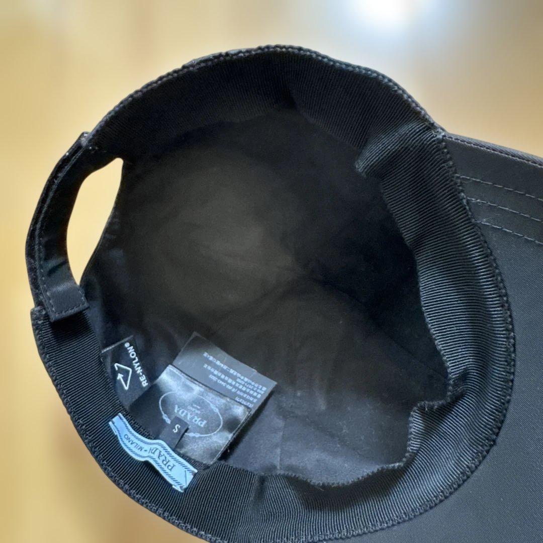 PRADA ブラックナイロンキャップ