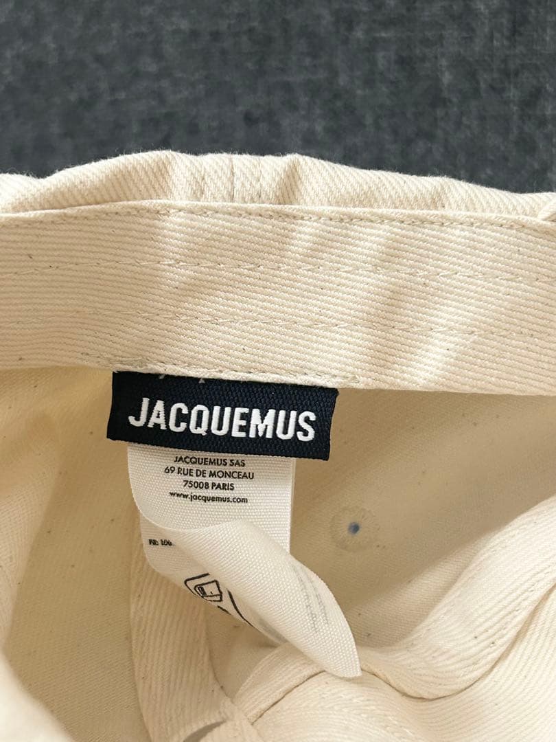 JACQUEMUS ホワイト フリンジキャップ