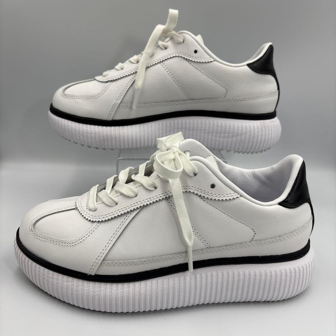 極美品✨オニツカタイガー　デレシティ　ホワイト×ブラック　厚底　スニーカー　人気