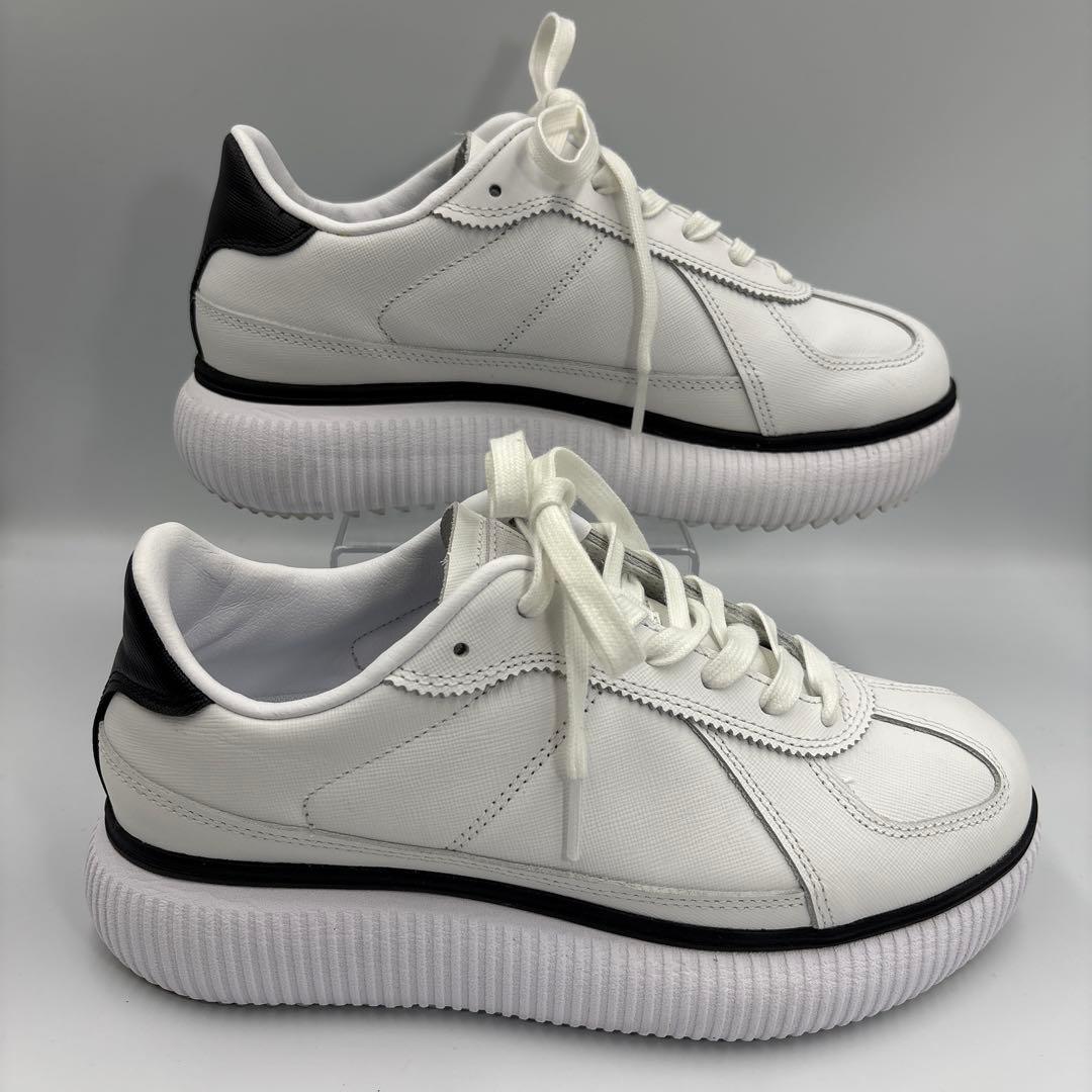 極美品✨オニツカタイガー　デレシティ　ホワイト×ブラック　厚底　スニーカー　人気