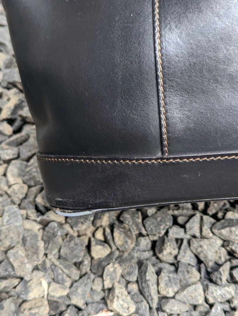 ワイルドスワンズ　ドラッカー　黒　レザートートバッグ