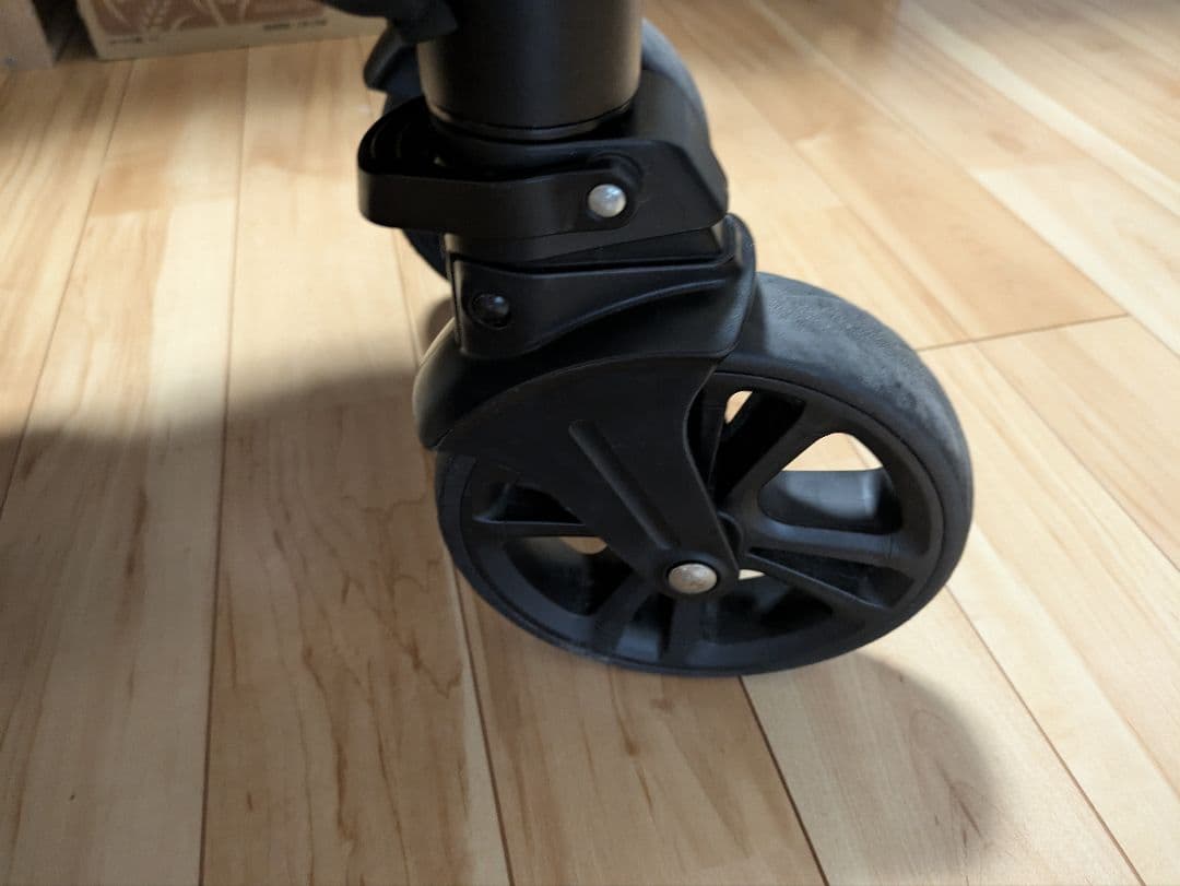 【もみぢ】カトージ　ジョイー　4輪ベビーカー