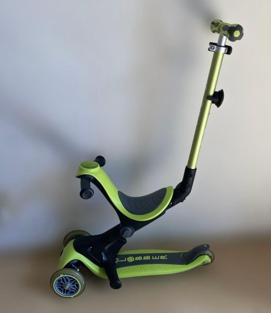 GLOBBER 調整可能な三輪車 イエローグリーン