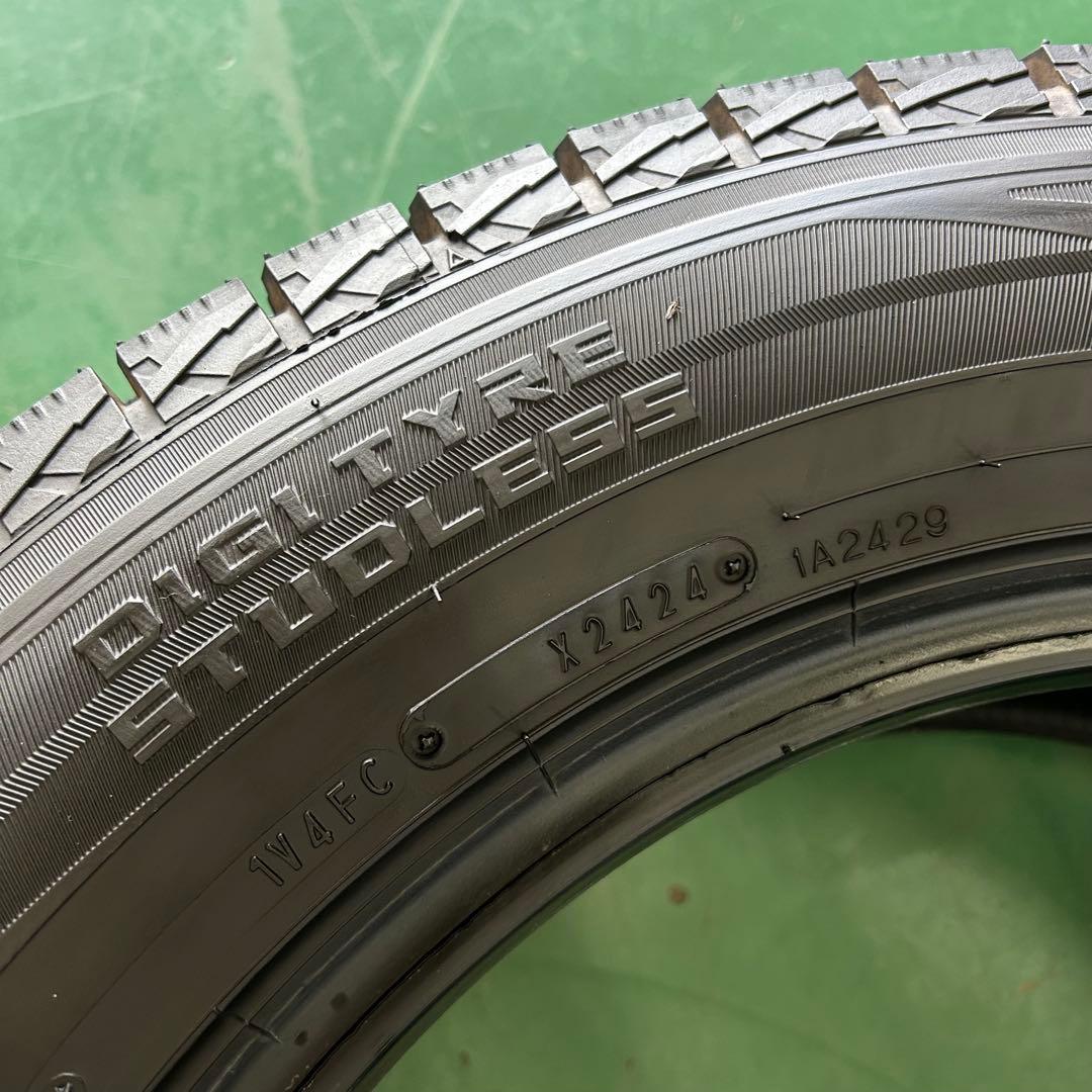 中古スタッドレス225/60R17ダンロップ4本セット　新品同様24年製