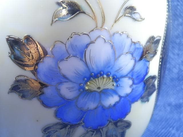 オールドノリタケ　花瓶　１９１０年　盛り上げ金彩　牡丹