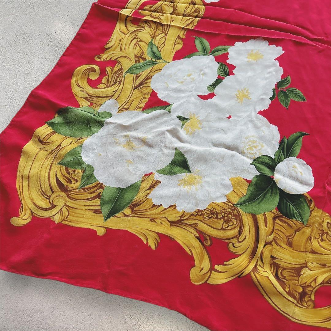 CHANEL✨シルクスカーフ カメリア柄 赤×ゴールド　ヴィンテージ
