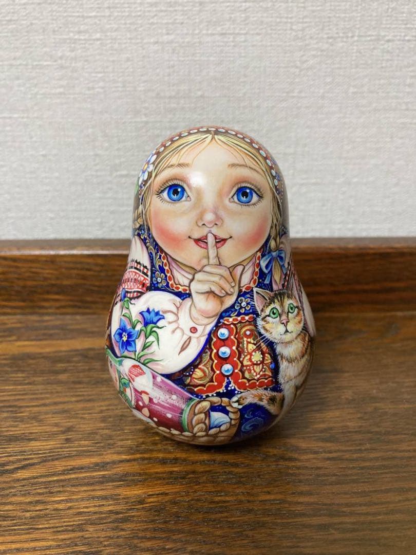 ロシア雑貨☆伝統衣装の起き上がりこぼし♪『猫とマトリョーシカ』ミラ作