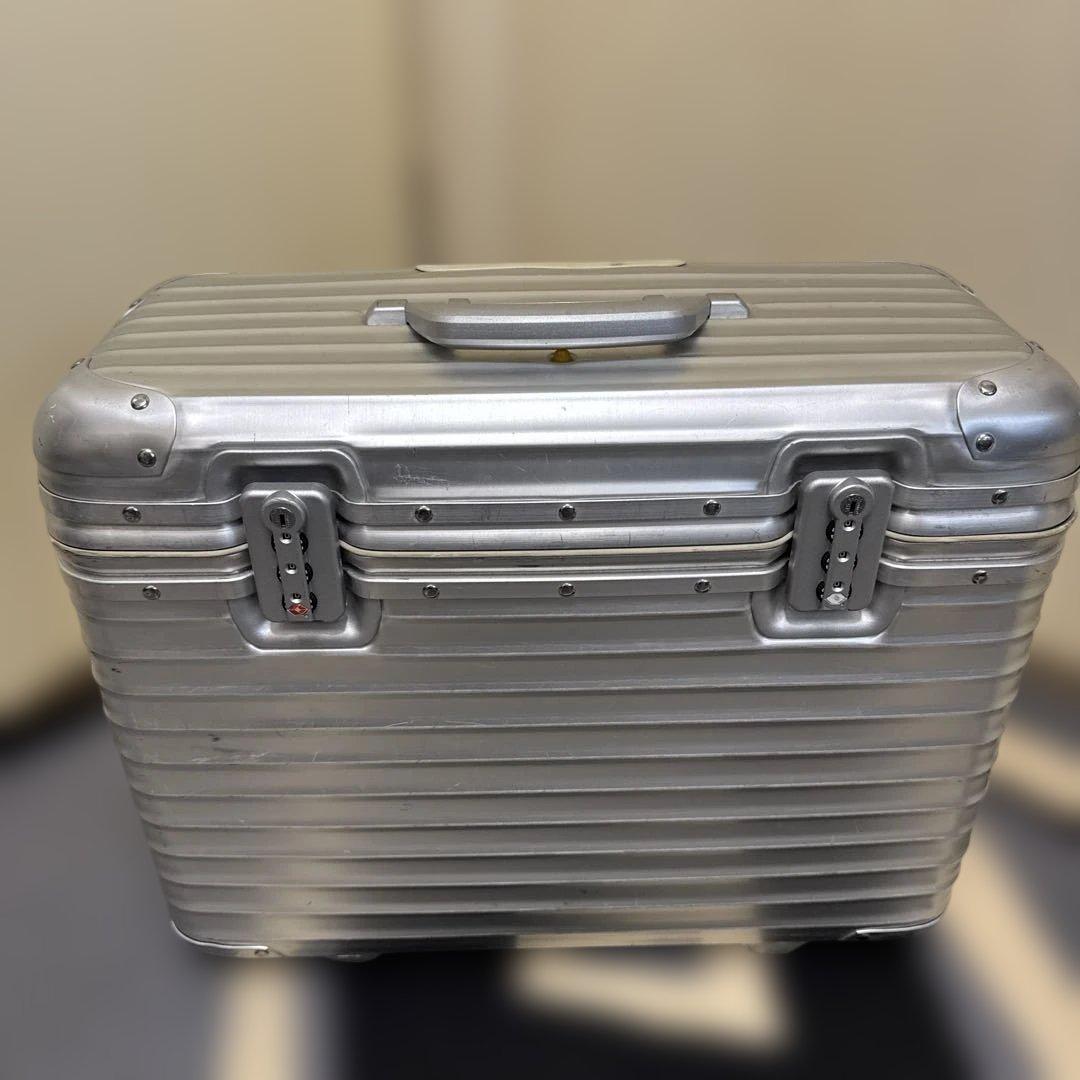 リモア パイロット シルバー アルミ キャリーケース