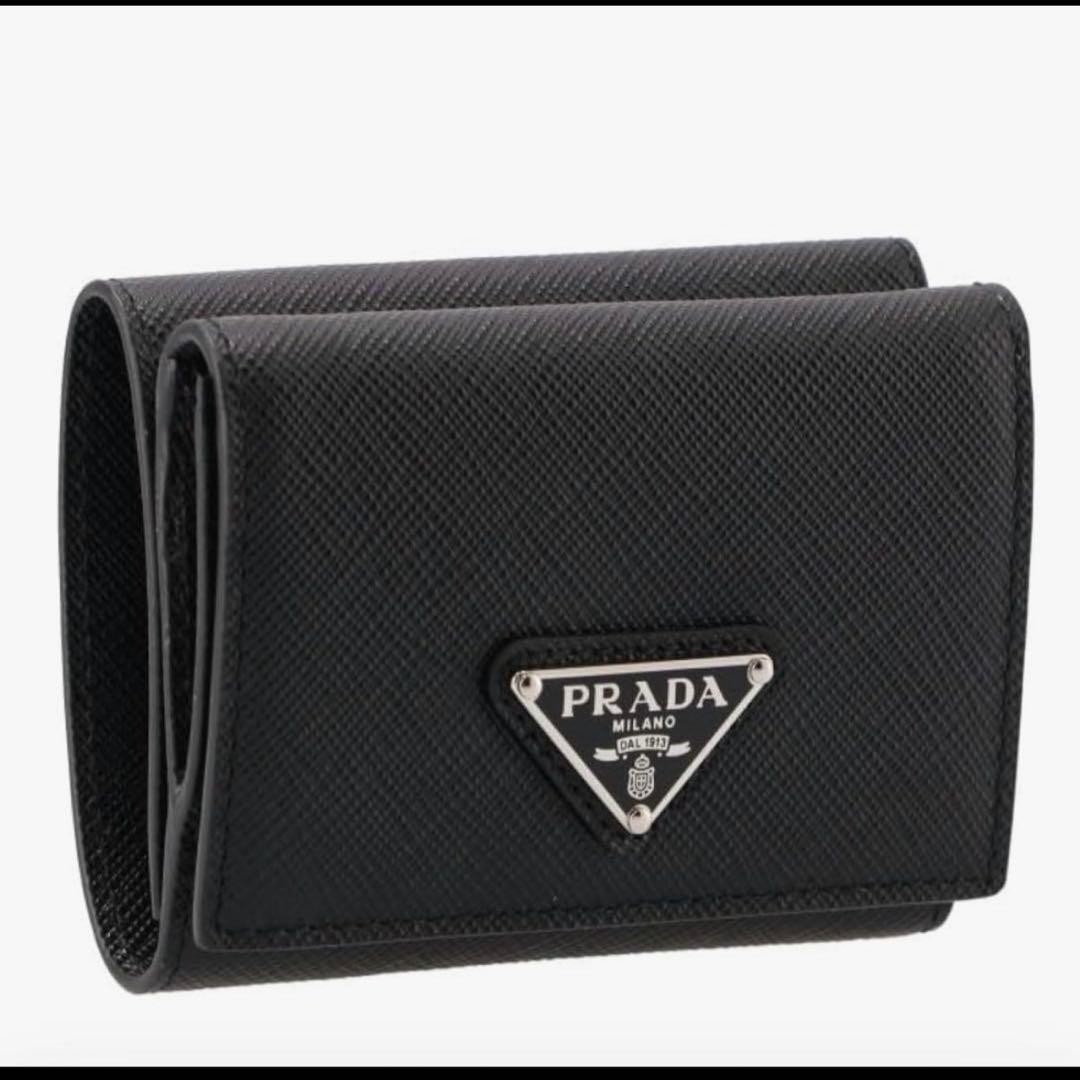 PRADA サフィアーノトライアングル コンパクトウォレット