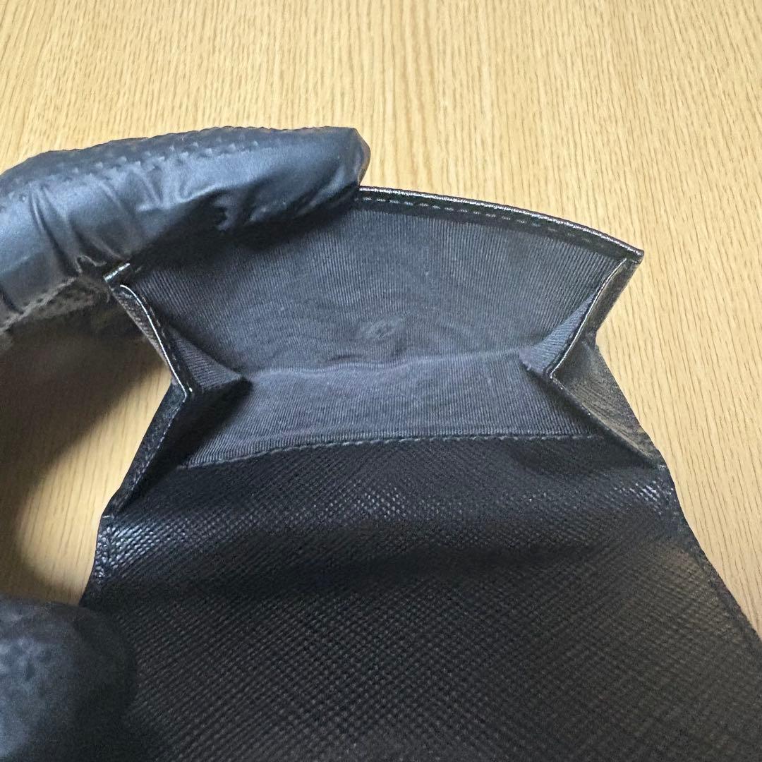 PRADA サフィアーノトライアングル コンパクトウォレット