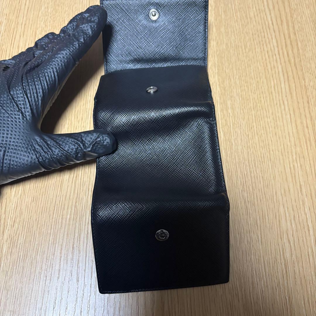 PRADA サフィアーノトライアングル コンパクトウォレット