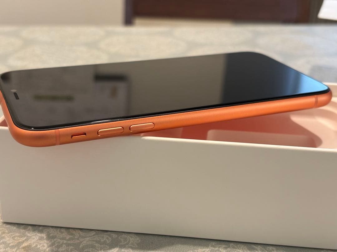 iPhone XR Coral 128GB バッテリー81% SIMフリー