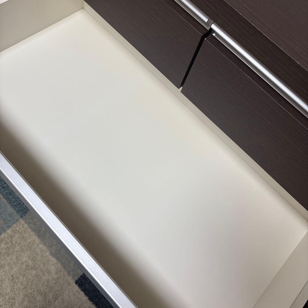 ニトリチェスト