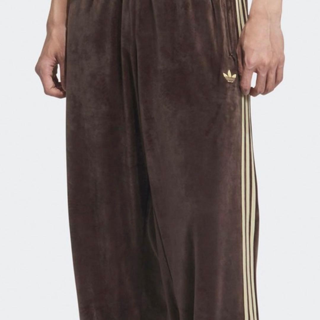 【新品未開封】アディダスオリジナルス　トラックパンツ　ベロア素材　トレンド