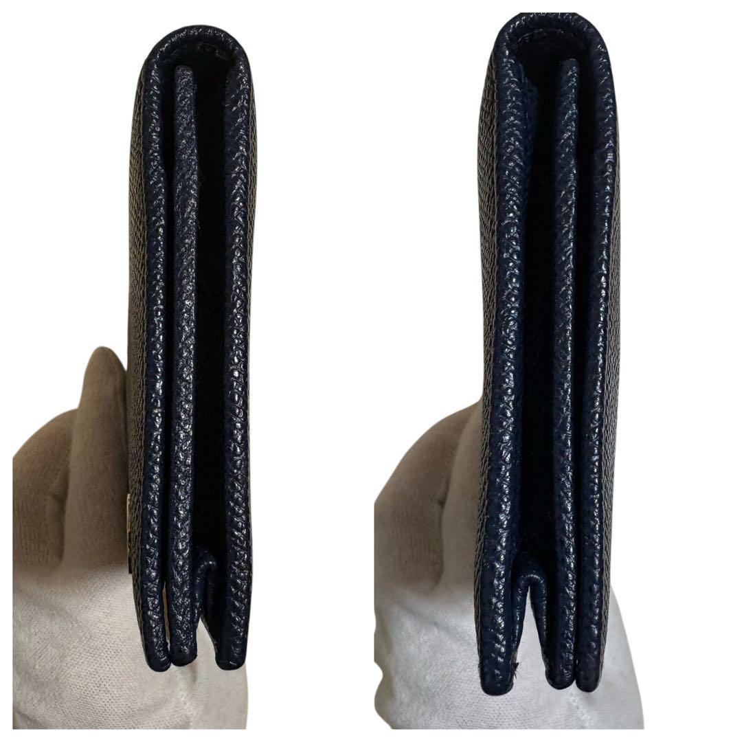 近年モデル　美品　ブルガリ・ブルガリ マン 二つ折り財布　グレインカーフレザー