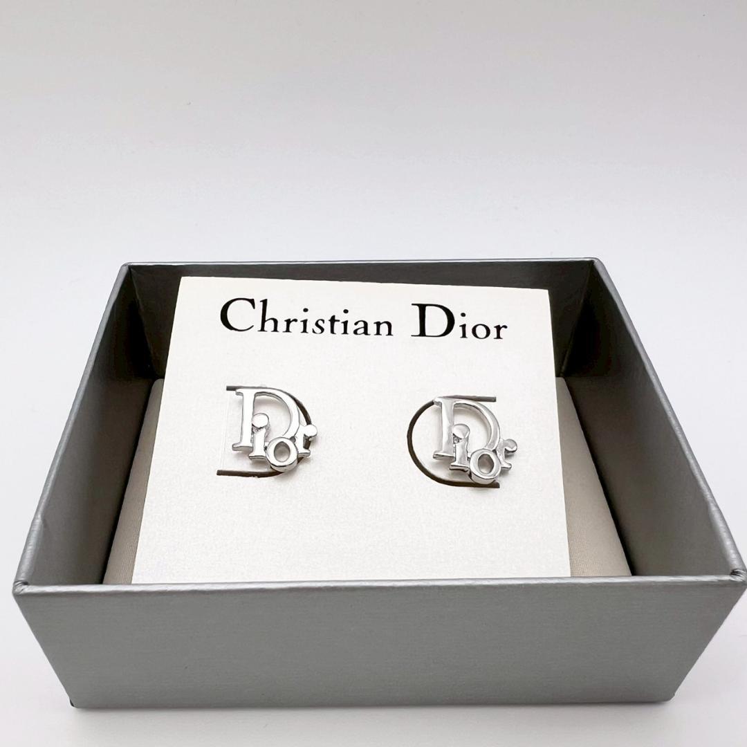 【美品】Christian Dior ロゴ ピアス シルバー系 箱付き